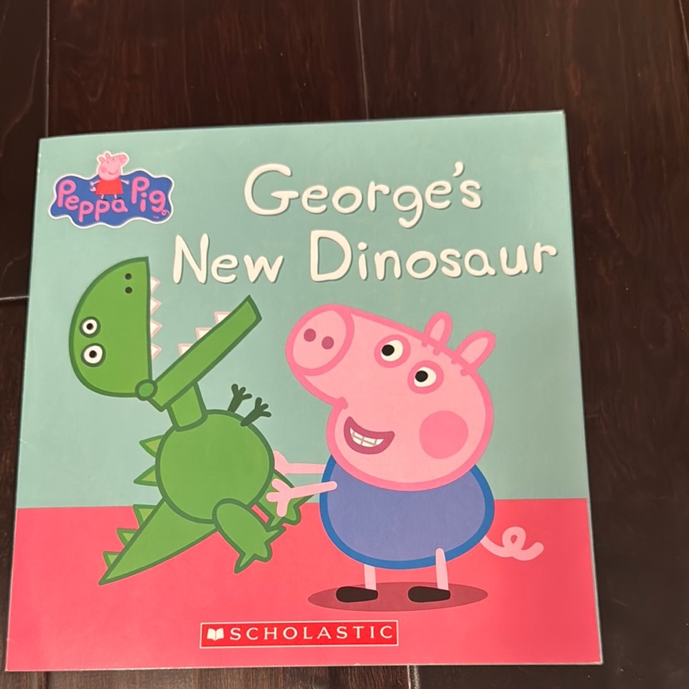 Peppa Pig George's New Dinosaur Book by Scholastic